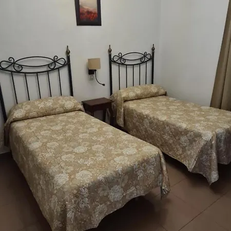 ゲストハウス Trajano セビリア